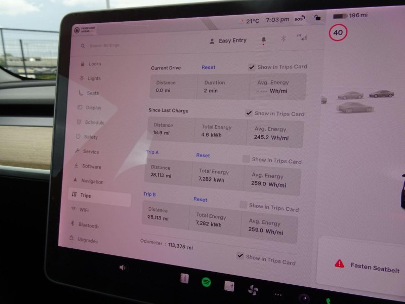 TESLA MODEL 3
